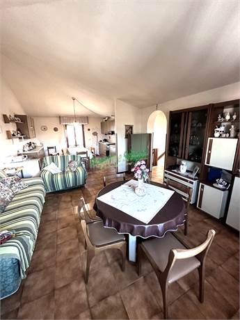 unità 2 salone e cucina piano primo